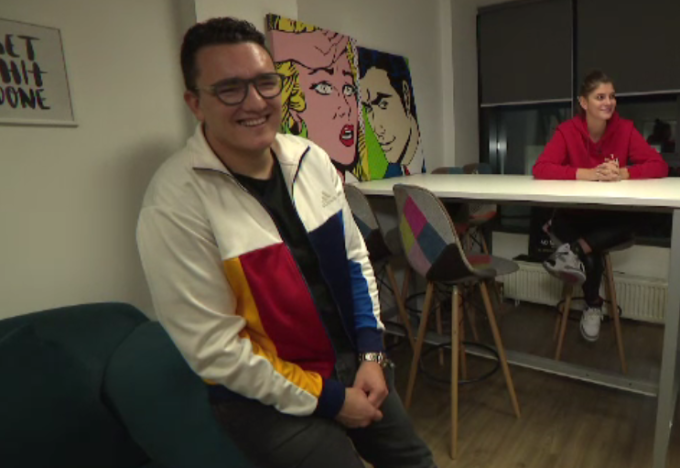 A făcut România să sune bine pe tot globul și a înţeles că viitorul se scrie în online