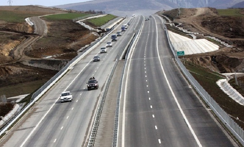 Proiectele de infrastructură, pe agenda discuţiilor dintre reprezentanţii Guvernului şi cei ai Băncii Mondiale