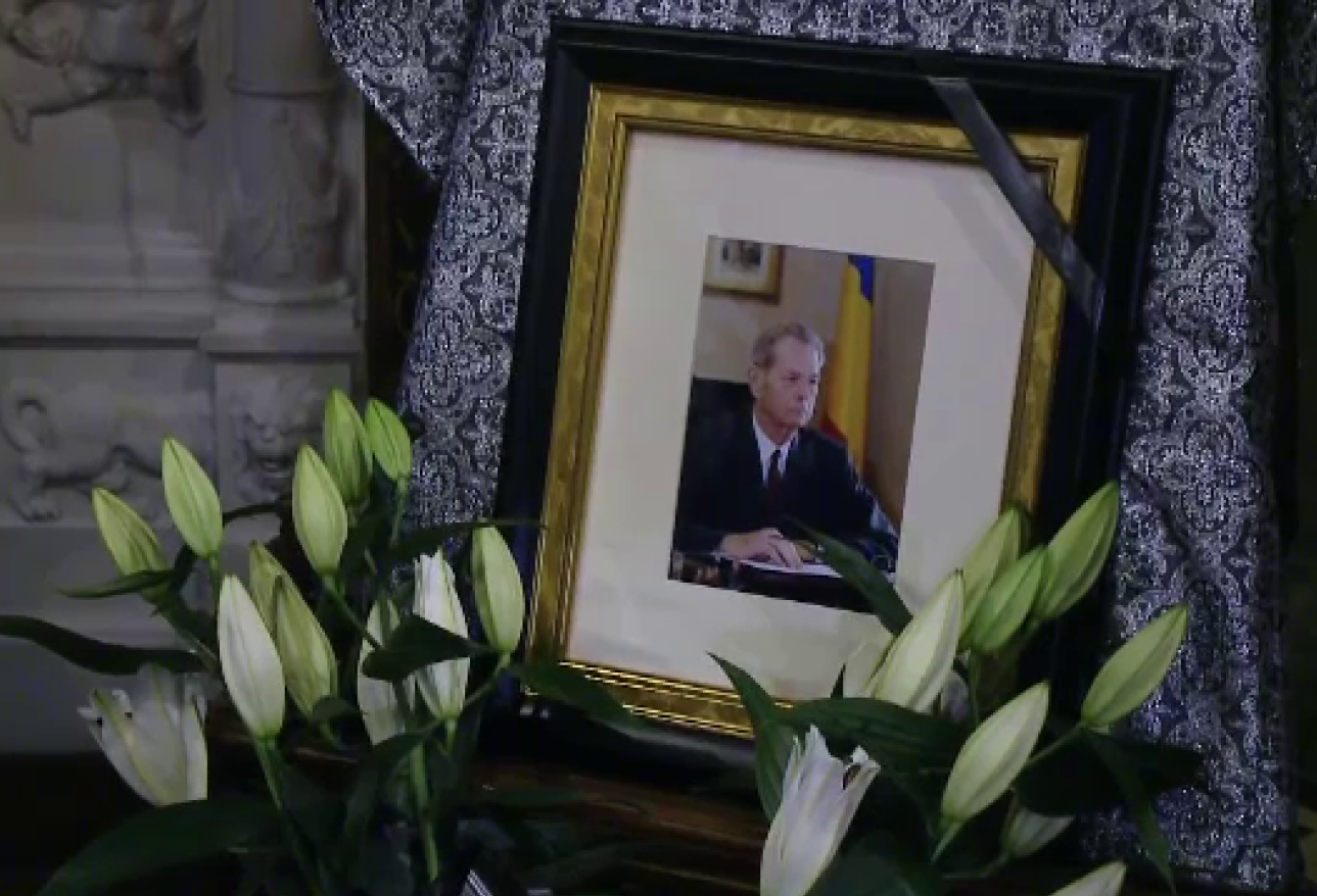 Un ultim omagiu adus Regelui Mihai la Castelul Peleş