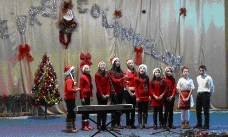 Festival de colinde la Târgu Cărbunești