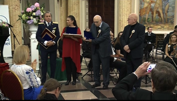 Șase personalități au primit ‘Cheia Orașului București’ din partea primarului general al Capitalei