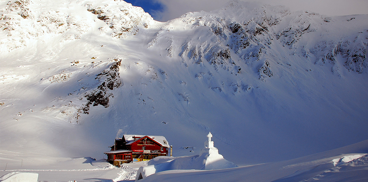 Zăpadă de aproape un metru la Bâlea Lac