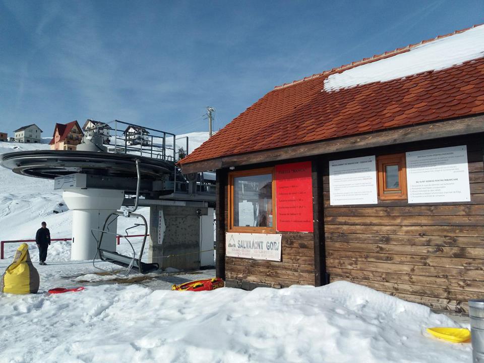 Weekend plin de turiști la Rânca. Spațiile de cazare, ocupate la capacitate maximă!