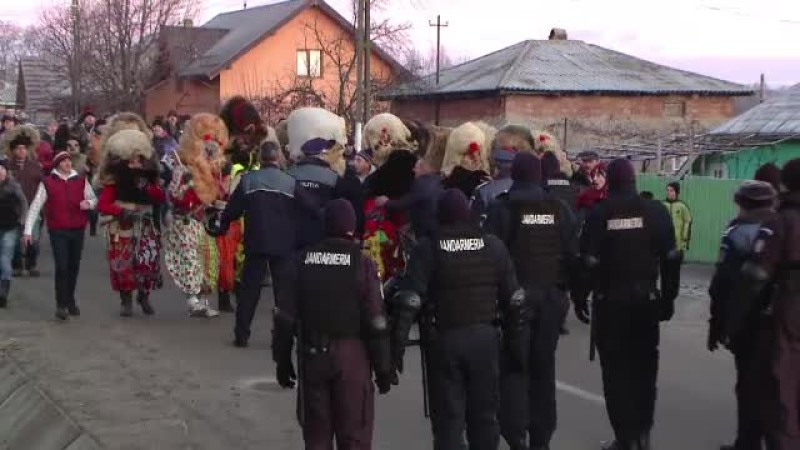 Tradiționala bătaie de la Ruginoasa, oprită de sute de jandarmi
