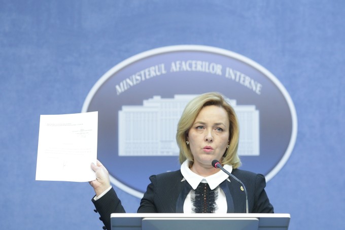 Carmen Dan NU își dă demisia și îi răspunde lui Tudose