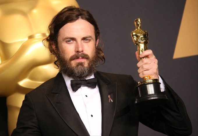 Actorul Casey Affleck şi-a anunţat retragerea de la gala Oscar 2018