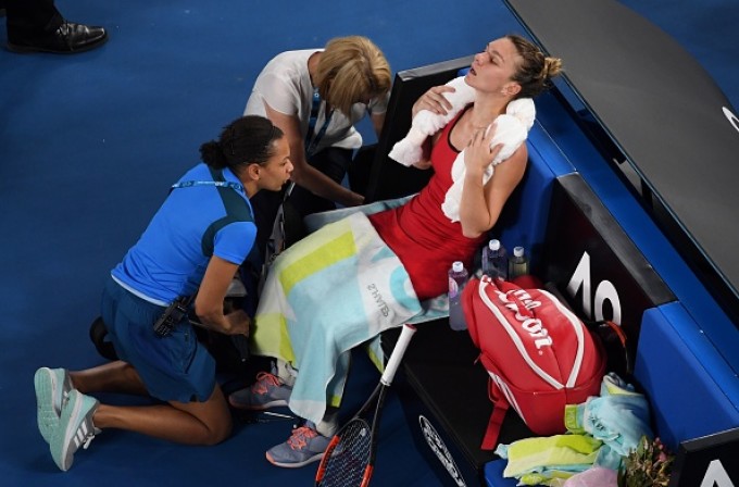 Halep, internată la spital după înfrângerea cu Wozniacki. Ce a păţit Simona