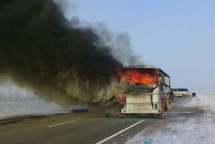52 de oameni au murit în Kazahstan, într-un autocar care a luat foc