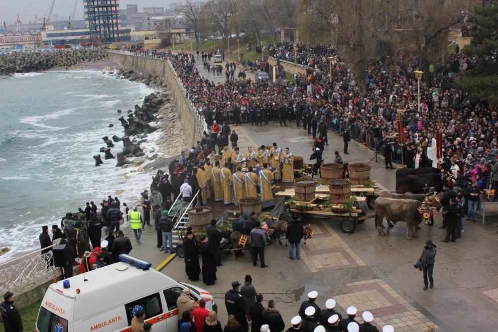 Creştinii sărbătoresc Botezul lui Iisus Hristos în Iordan (audio)