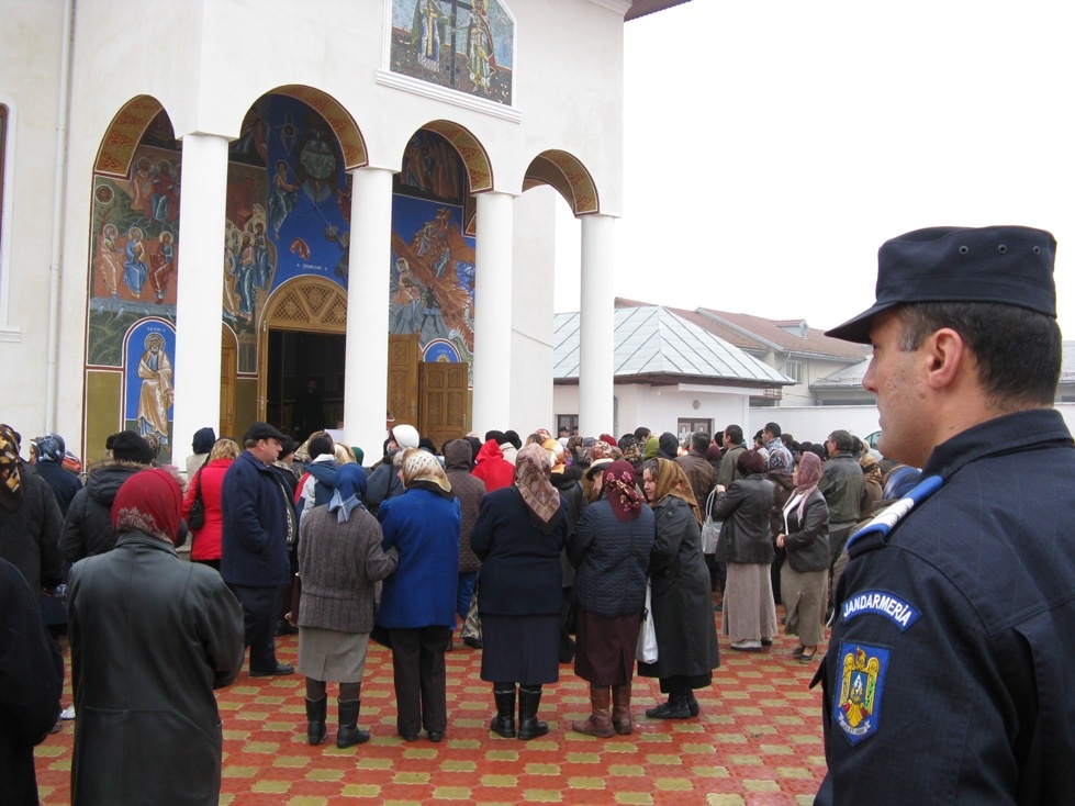 Jandarmeria Olt asigură ordinea publică de Bobotează