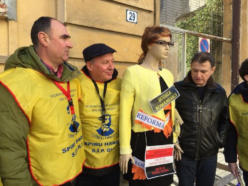 Protest la Ministerul Educației