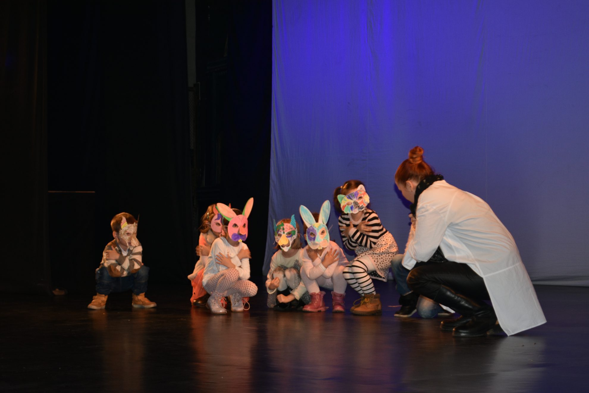 Încep înscrierile la atelierele Fabricii de Poveşti electroColibri!