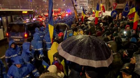 Incidente la mitingul din Piața Universității