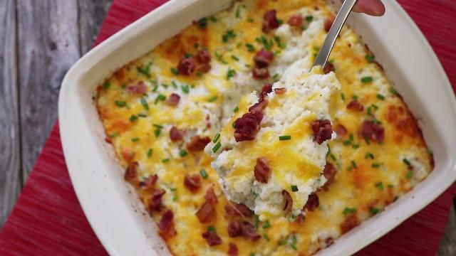 Rețeta săptămânii: conopidă gratinată, cu șuncă și cașcaval