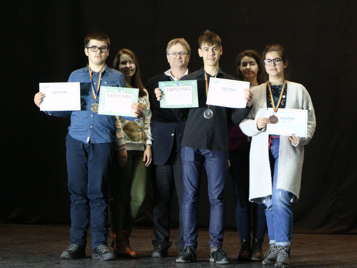 Medalii pentru elevii craioveni, la Olimpiada Națională de Astronomie și Astrofizică