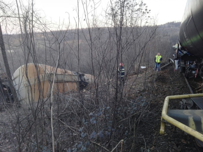 Vagoane cu motorină, deraiate într-o gară din Mehedinţi