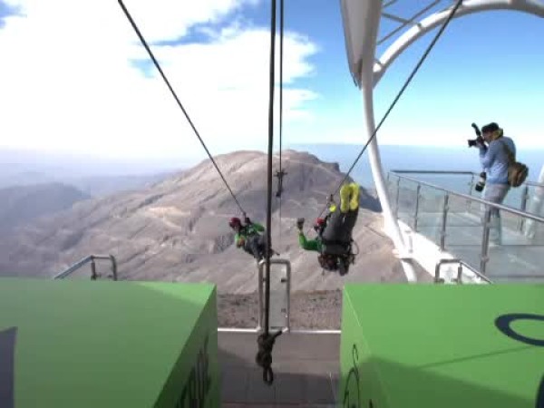 A fost inaugurată cea mai lungă tiroliană din lume. Se află în Emiratele Arabe