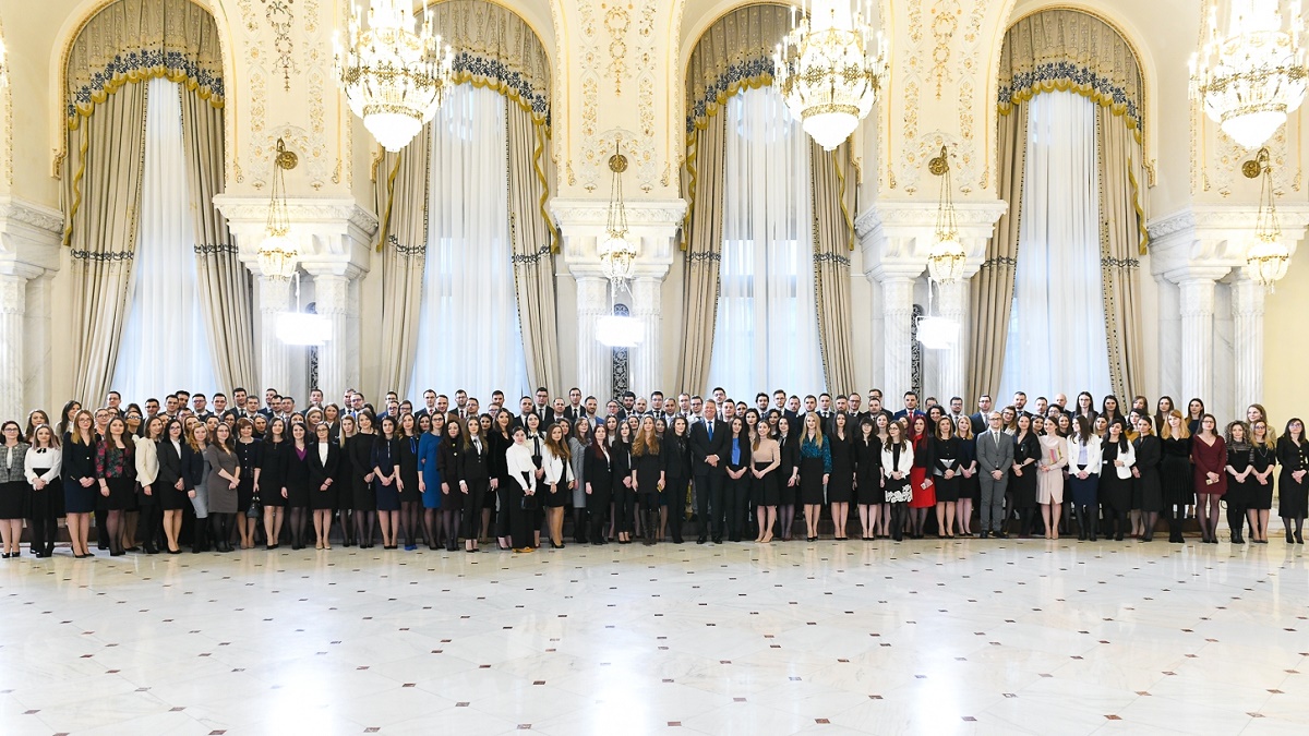 Magistraţii absolvenţi ai Institutului Naţional al Magistraturii, primiţi la Cotroceni de preşedintele Iohannis