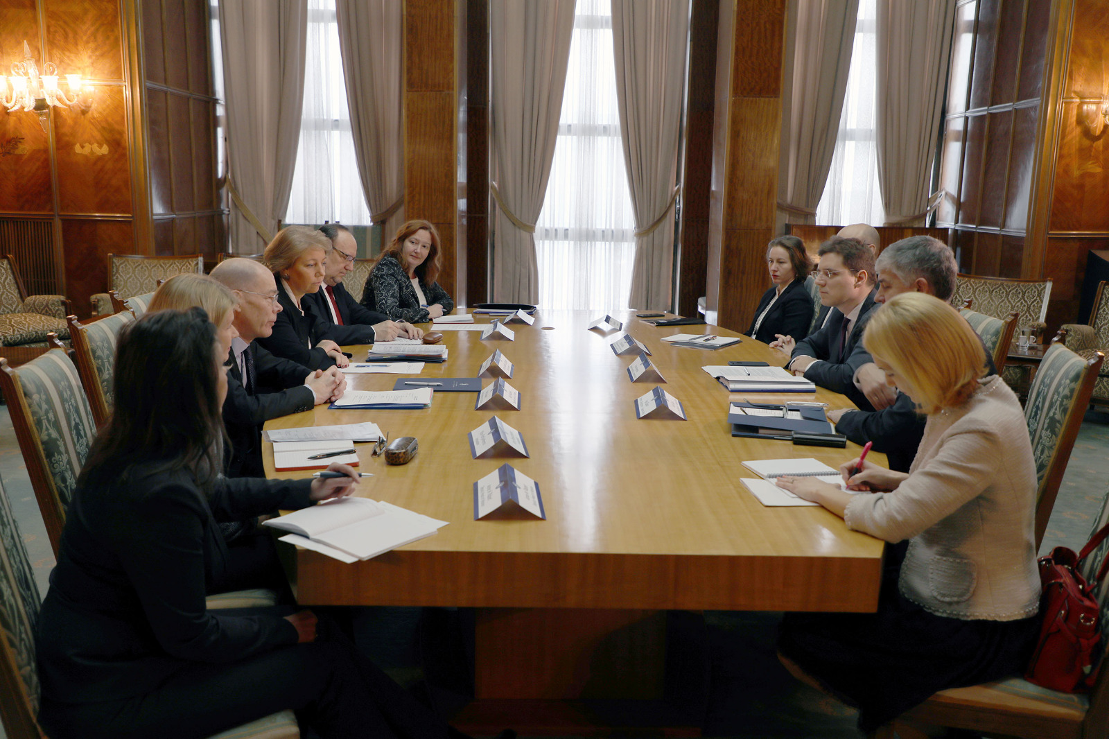 A fost lansat site-ul de pregătire a preşedinţiei României la Consiliul Uniunii Europene