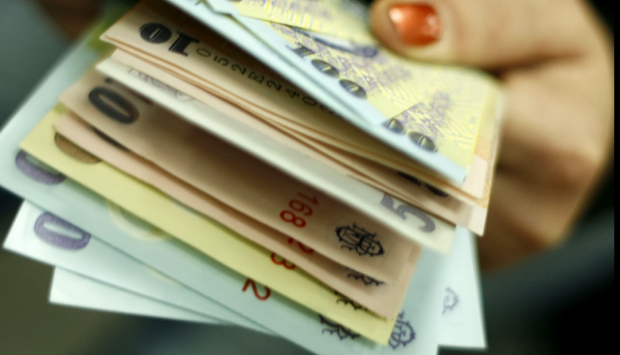 Câștigul salarial mediu net a fost de 2.629 lei în decembrie, în urma acordării primelor de Craciun. Domeniul în care netul a depășit 9.000 de lei pe lună