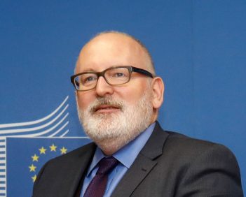 Frans Timmermans va vizita România