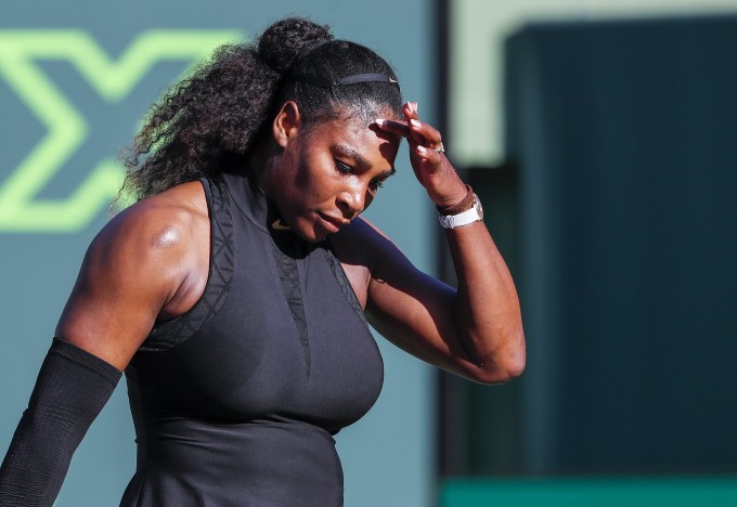 Serena Williams, eliminată de Naomi Osaka la Miami. Reacția pentru care americanca riscă amendă
