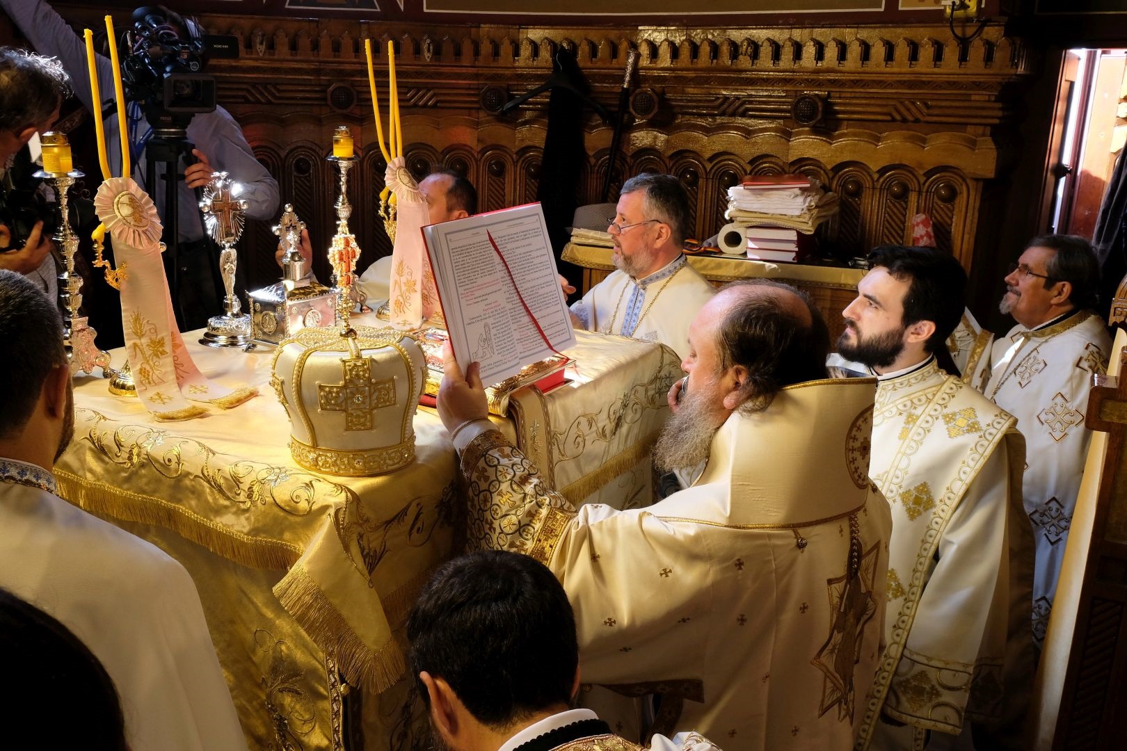 Creştinii ortodocşi şi catolici sărbătoresc Buna Vestire (audio)