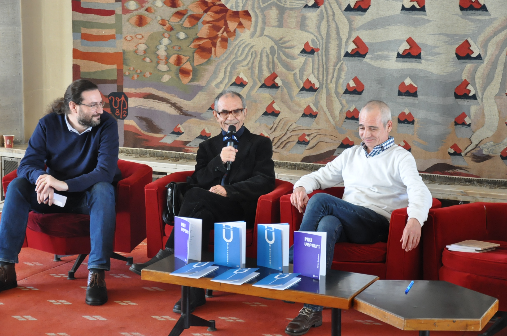 Târgul de carte Gaudeamus – Radio România, lansare de carte:„UNIVversuri” de Adrian Bodnaru