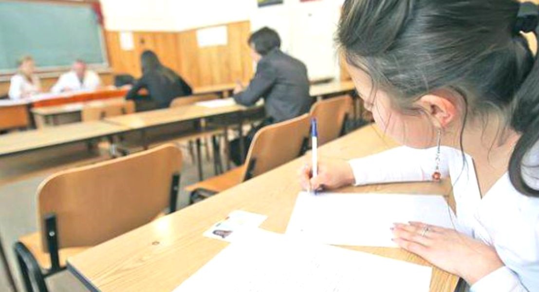 Luni începe simularea probelor scrise pentru elevii clasei a VIII-a