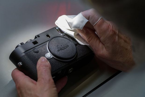 Este cel mai scump aparat foto din lume! Pretul incredibil pe care l-a platit un colectionar