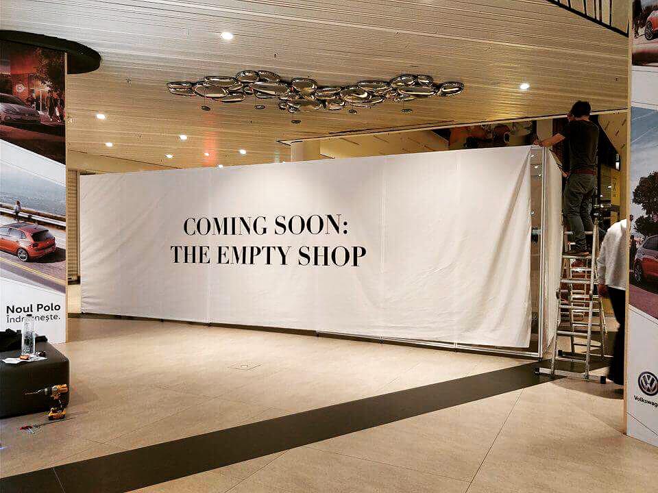 La Târgu Jiu s-a deschis un magazin gol, destinat colectării de haine pentru donații