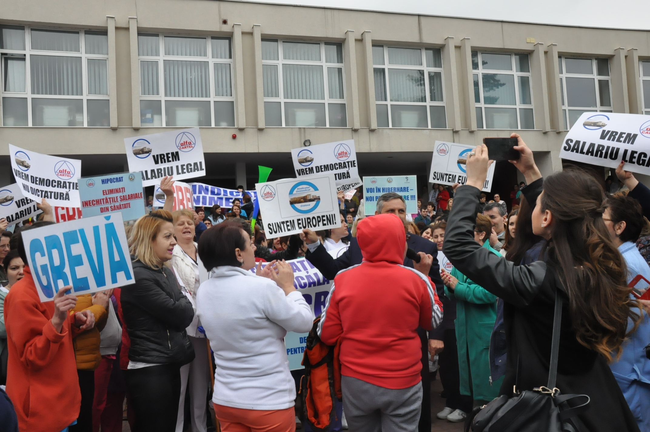 Proteste la Spitalul Județean de Urgență din Craiova (galerie foto)
