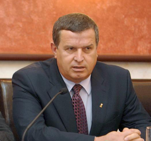 Înalta Curte de Casaţie şi Justiţie a decis rejudecarea dosarului primarului din Râmnicu Vâlcea, Mircia Gutău