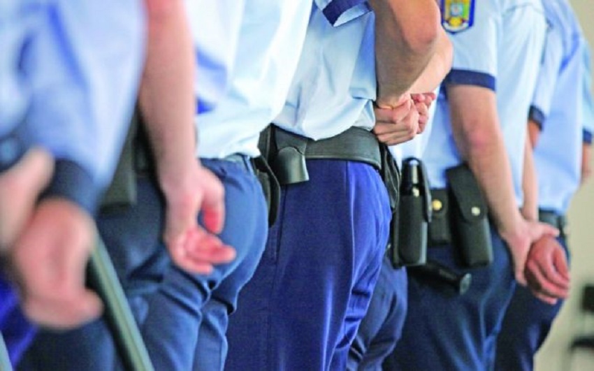 Siguranţa publică va fi asigurată de peste 8.000 de poliţişti (audio)