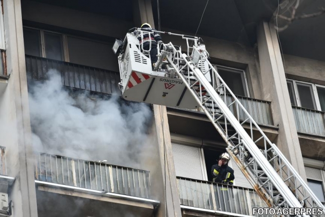 Incendiu izbucnit la un apartament din Bucureşti
