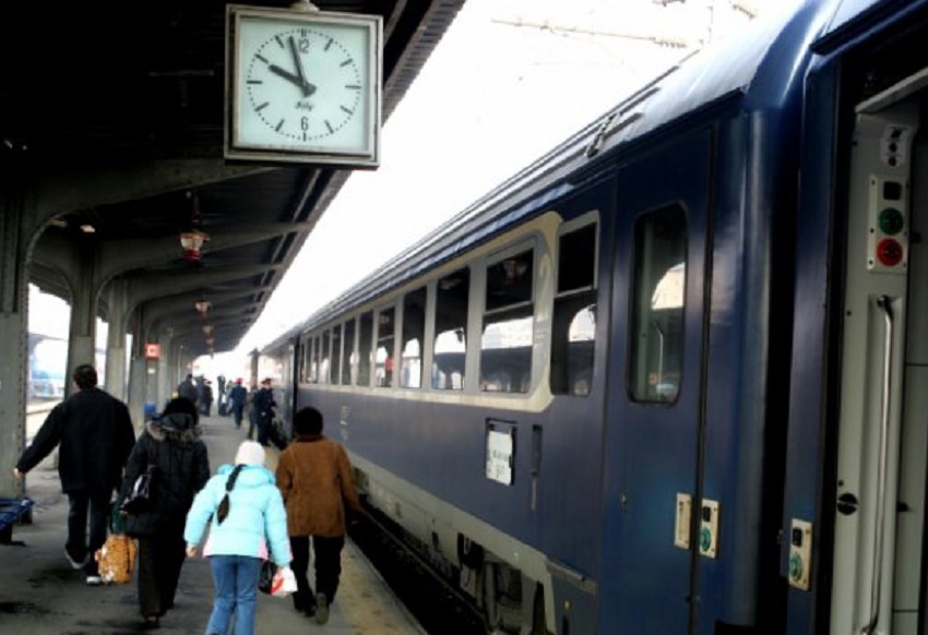 Legea privind gratuitatea pe transportul feroviar intern pentru studenţi, promulgată