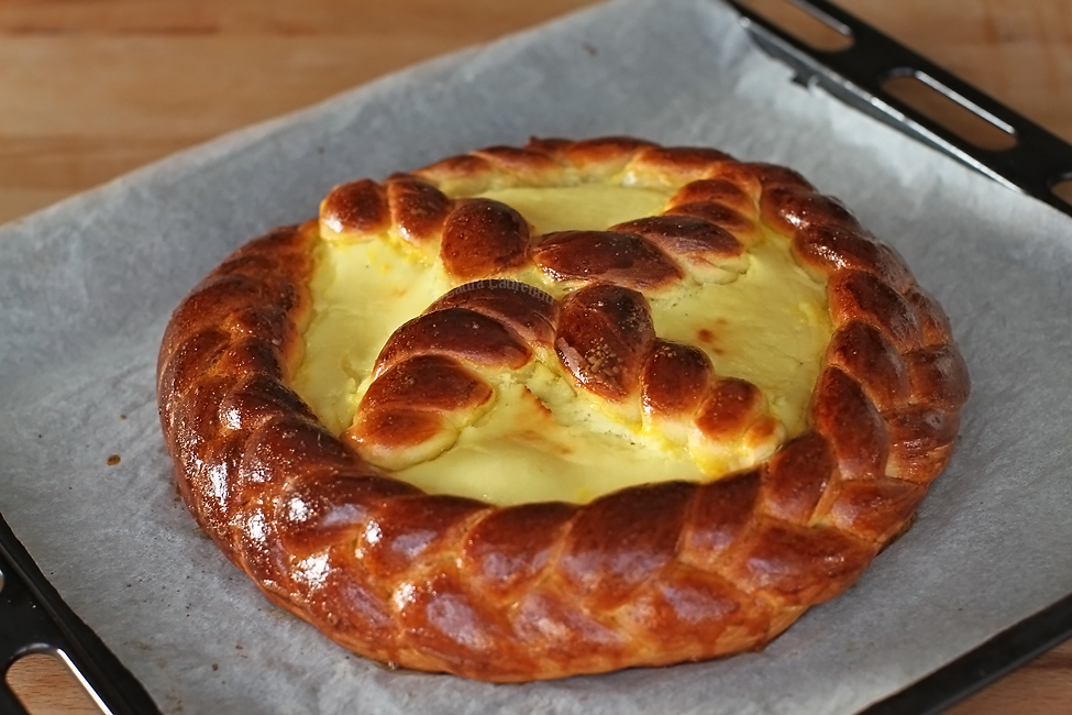 Rețeta săptămânii: pască cu branză dulce și stafide!