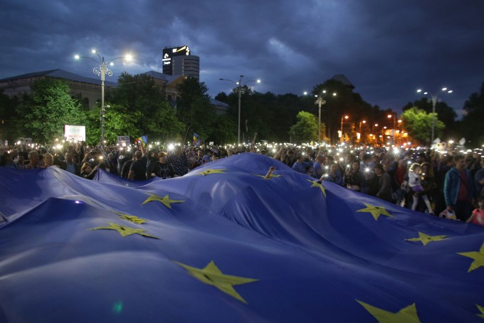 Noi proteste antiguvernamentale au avut loc în Bucureşti şi în marile oraşe ale ţării