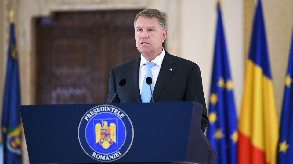 Klaus Iohannis trimite legile Justiţiei la CCR şi Comisia de la Veneţia