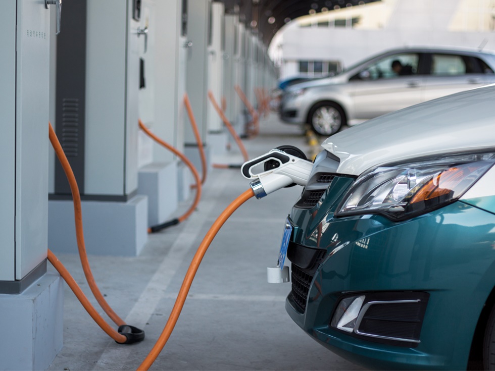 Subvenție de 4 500 de euro la cumpărarea unui automobil 100% electric (audio)