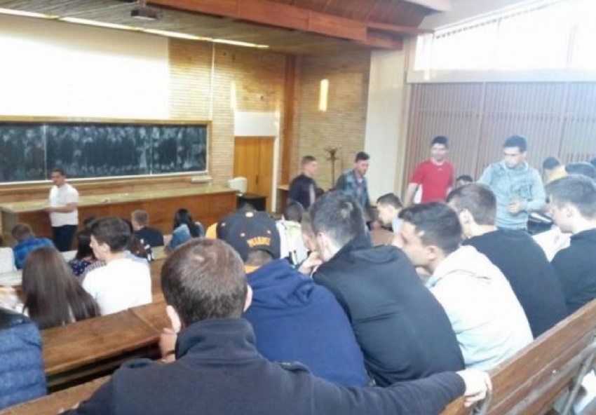 Studenţii, nemulţumiţi de faptul că nu le sunt respectate drepturile (audio)