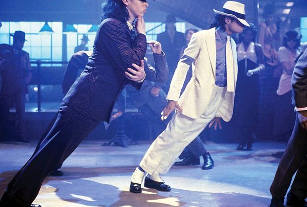 Neurochirurgii au explicat secretul din spatele miscarilor „imposibile” ale lui Michael Jackson din“Smooth Criminal”
