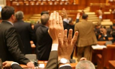 Moţiunea PNL a fost respinsă