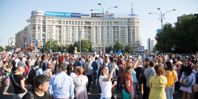 Protest în Piața Victoriei
