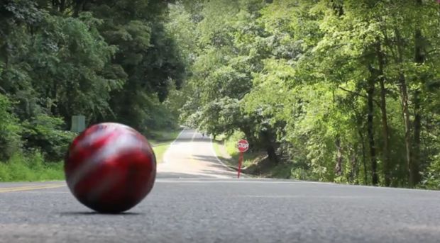 Explicatia pentru unul dintre cele mai stranii fenomene din lume. De ce urca obiectele singure la deal?