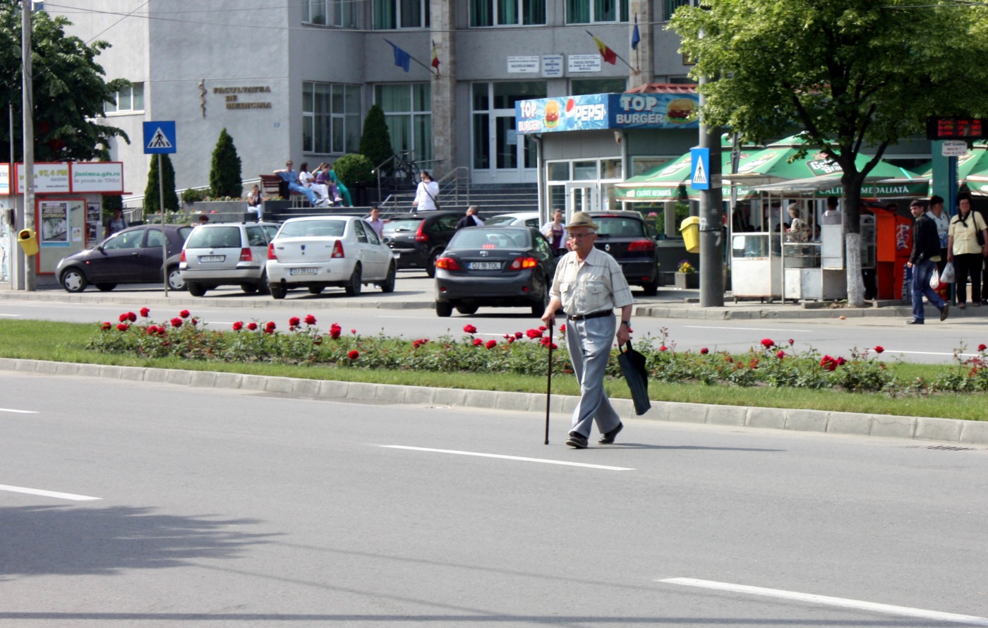 Craiova: 51 de pietoni sancționați de polițiști pentru traversare neregulamentară