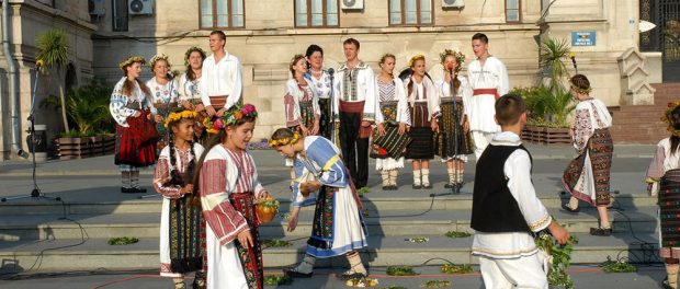 Festivalul de datini şi obiceiuri „Tradiţiile verii“, ediţia a VII-a, în Piaţa Fraţii Buzeşti (Centrul Vechi) din Craiova