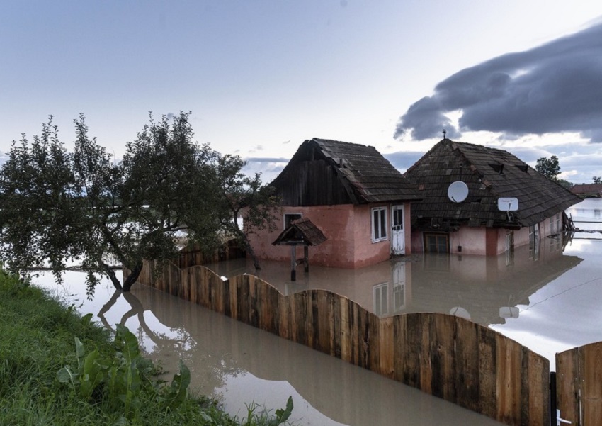 Ajutoare de urgenţă pentru persoanele afectate de inundaţii (audio)