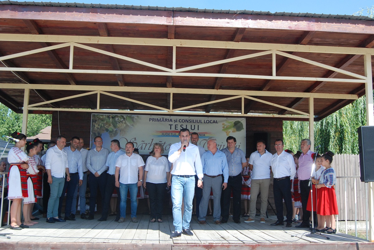 Sărbătoarea Teiului, la Teslui