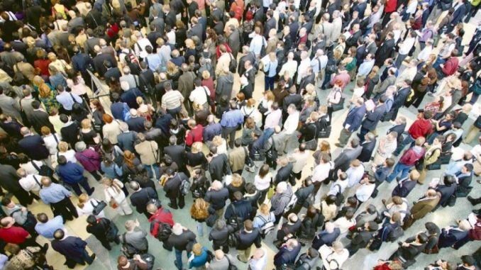 Populaţia României a scăzut, într-un singur an, cu 6 la sută